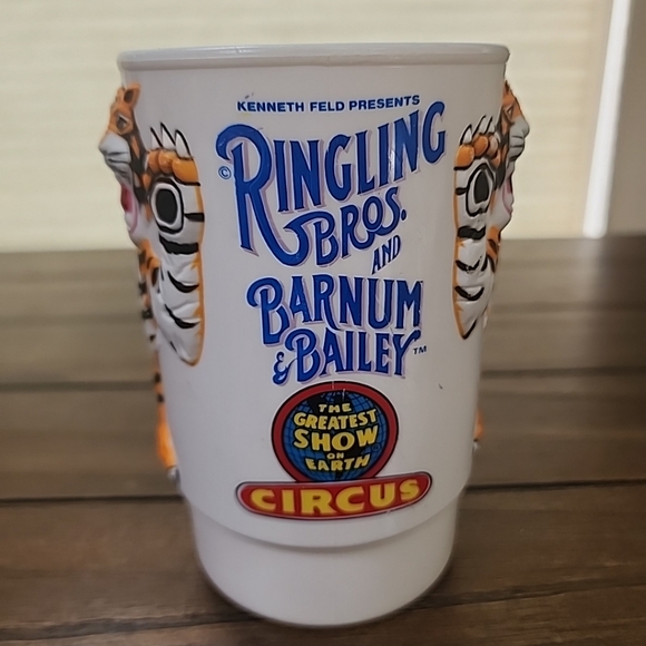 Vintage 1988 Ringling Bros and Barnum & Bailey Circus 3D Tiger Mug - Picture 2 of 5